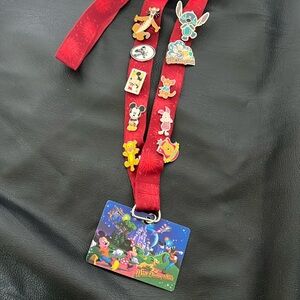 Walt Disney World Pin Trading lanyard with 10 pins